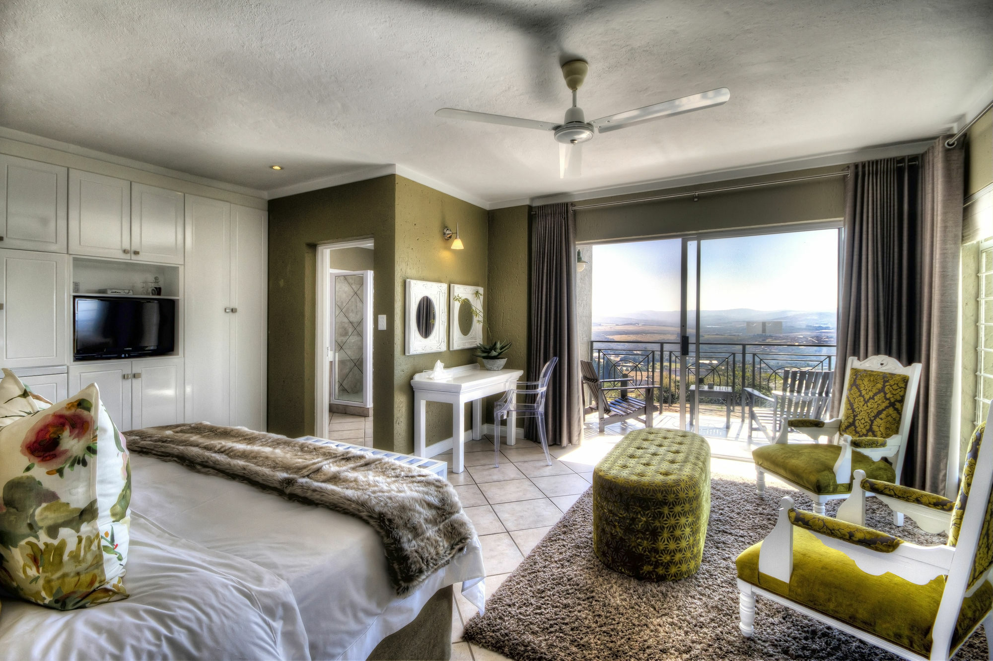 Loerie'S Call Guesthouse Mbombela Exterior photo